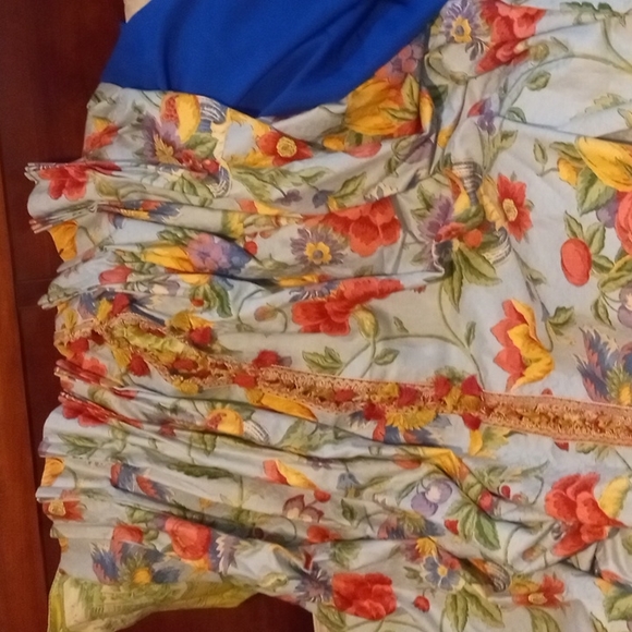 Gorgeous French Country Drape - Picture 4 of 7